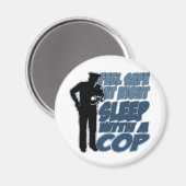 安全感じで、警官と一緒に寝る マグネット (正面/裏面)