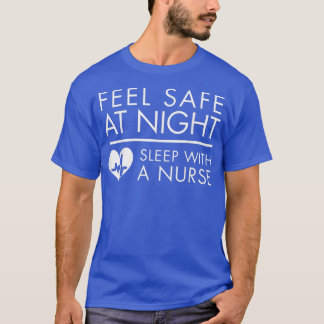 安感じ全な夜の眠りナースとおもしろいかわいいTe Tシャツ