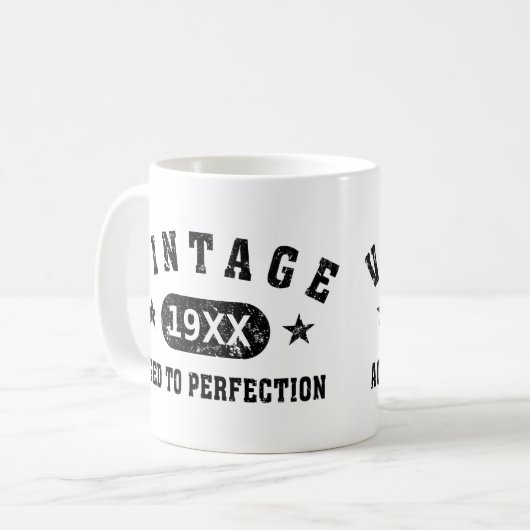 完全さのマグに老化する黒い文字のヴィンテージ コーヒーマグカップ (正面左)