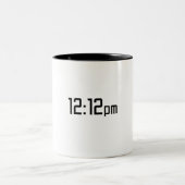 完全なタイミング： 12:12 PMモーメント ツートーンマグカップ (中央)
