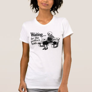 完全な人を待っていること Tシャツ