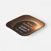 完全な日食をテーマにしたウェディング ペーパープレート (傾斜あり)