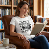 完全に本に埋もれている猫 Tシャツ