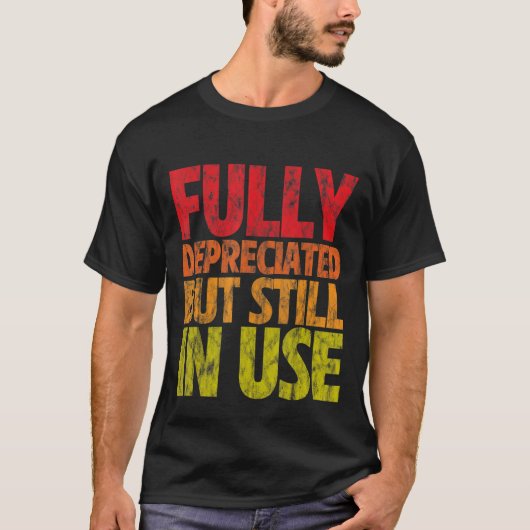 完全に減価償却されたが、まだ使用されている Tシャツ (正面)
