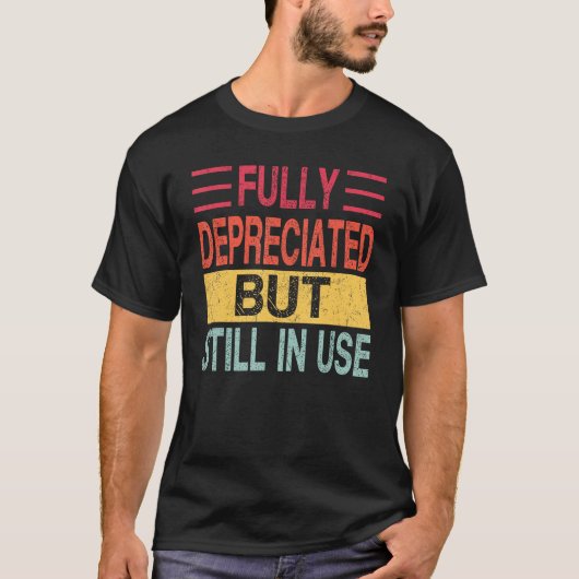 完全に減価償却されたが、まだ使用中のことわざレトロ Tシャツ (正面)