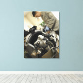 完全に組み立てられた航空機乗務員ヘルメット キャンバスプリント (インサイチュ (ウッドフロア))