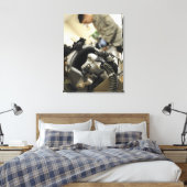 完全に組み立てられた航空機乗務員ヘルメット キャンバスプリント (インサイチュ (寝室))