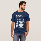 完全に飲んじゃうカップアート ジョークグッズ Tシャツ (正面フル)