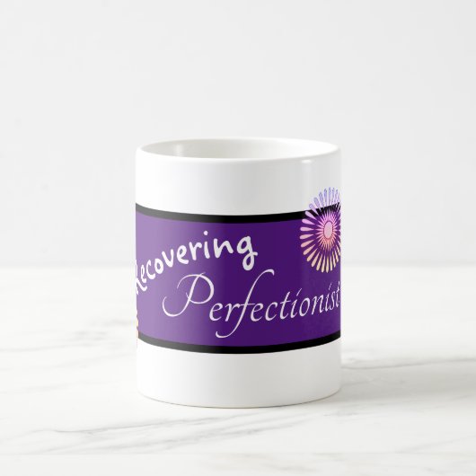 完全主義の回復お祝いMag コーヒーマグカップ (中央)