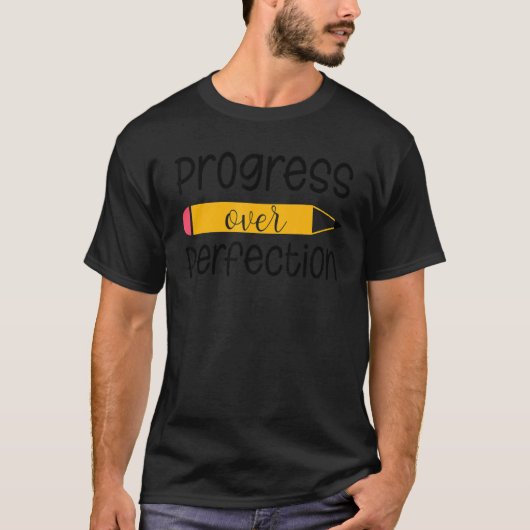 完成やる気を起こさせるを越えた進歩がシュオに戻る Tシャツ (正面)