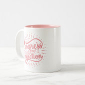 完璧ではないプログレス・ピンク・ツートーン・コーヒー・マグ ツートーンマグカップ (正面左)