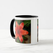 完璧なオレンジリリーの花 マグカップ (正面左)