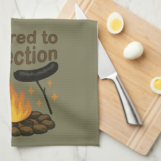 完璧なキャンプファイアおもしろいホットドッグにチャレッド キッチンタオル (四つ折り)