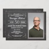 完璧な年齢の誕生日チョーク メンズ フォト 招待状 (正面/裏面)