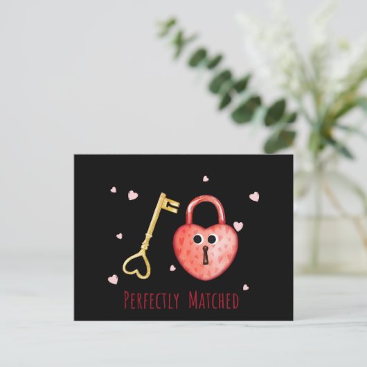 完璧にマッチしたおもしろい鍵とロックバレンタイン シーズンポストカード (スタンド正面)