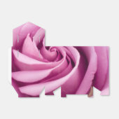 完璧に折り畳まれたピンクのバラ フェイバーボックス (折り畳みなし)