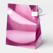 完璧に折り畳まれたピンクのバラ フェイバーボックス (裏面サイド)