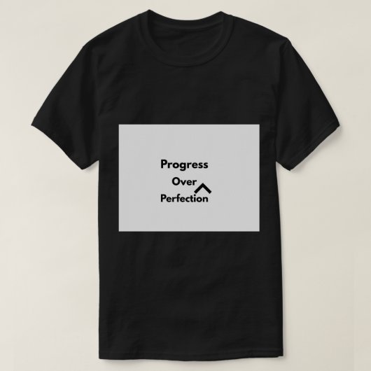 完璧より進歩 パワーリフティング ジム モチベーション Tシャツ (デザイン正面)