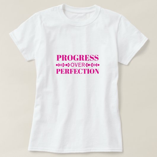 完璧より進歩 マインドフルな成長のモチベーション Tシャツ (デザイン正面)