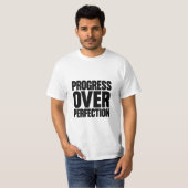 完璧より進歩 Tシャツ (正面フル)