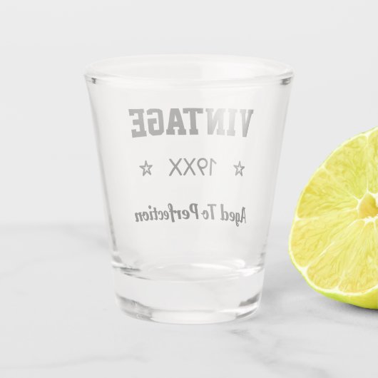 完璧カスタムなショットグラスに熟成した誕生年 ショットグラス (裏面)