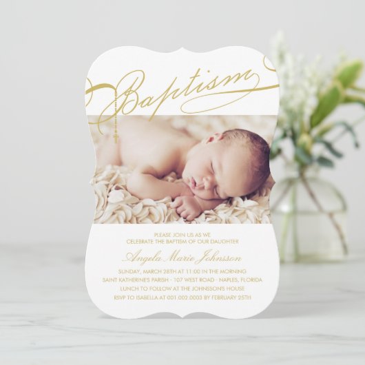 宗教原稿がある洗礼の数珠の十字の女の子の写真 招待状 (スタンド正面)