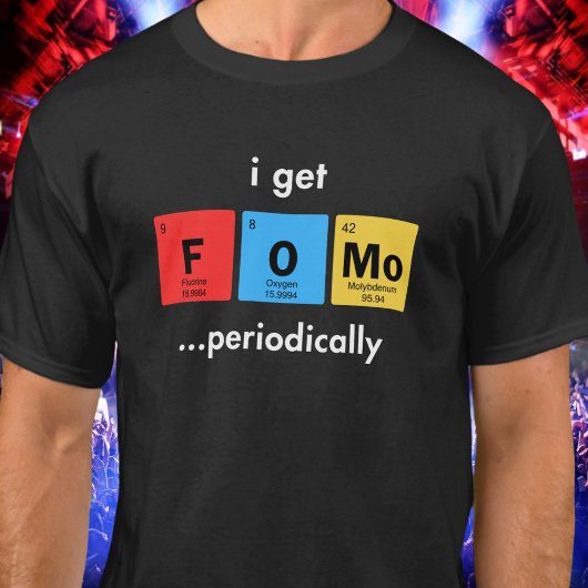 定期的にFOMOに襲われる人へ 面白いデザイン Tシャツ