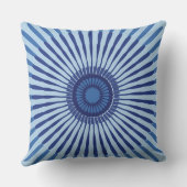 定番の中心に配置された青い星花 クッション (裏面)