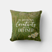 定義によって創造性を定義できない – 引用文 クッション (正面)