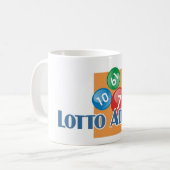 宝くじの常習者の白いマグ コーヒーマグカップ (正面左)