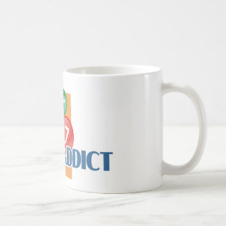 宝くじの常習者の白いマグ コーヒーマグカップ