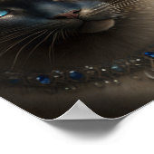 宝石で飾られた王冠とネックレスを持つシャム猫 ポスター (角)