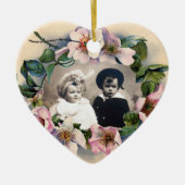 宝石のモノグラムの写真テンプレートを持つ野生のバラ セラミックオーナメント (正面)