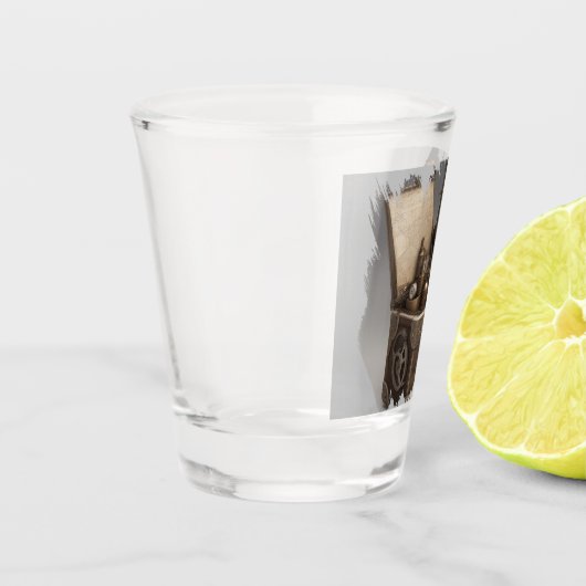 宝箱とギア ショットグラス (左)