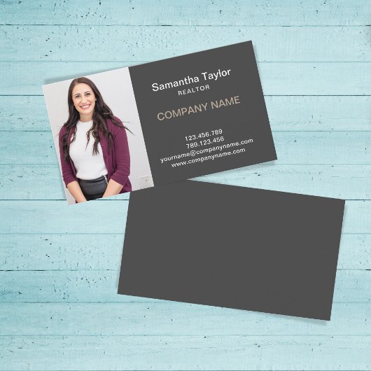 実在不動産プロフェッショナルの挿入または写真の追加 名刺