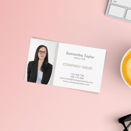 実在不動産プロフェッショナルの挿入または写真の追加 名刺