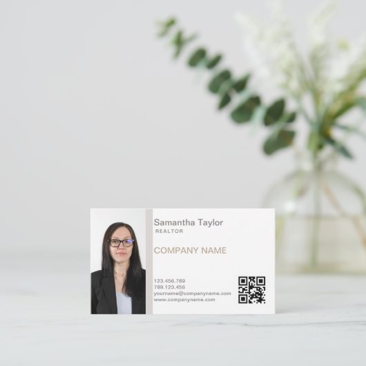 実在不動産プロフェッショナルの挿入または写真の追加QR 名刺 (スタンド正面)
