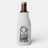実在不動産会社が私を閉じる追加ロゴを表示 ボトルクーラー (ボトル正面)