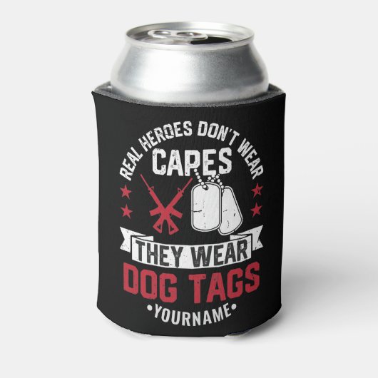 実在英雄は衣服ケープズ彼らは衣服犬タグ 缶クーラー (缶裏面)