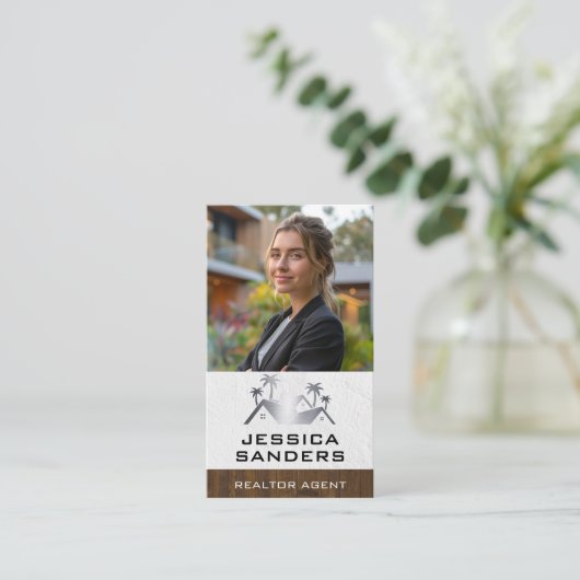 実在財団女性 | プロパティ 名刺 (スタンド正面)