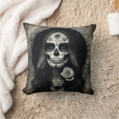 実存性ライトヴィンテージ女性スカルポートレート2 クッション (ブランケット)