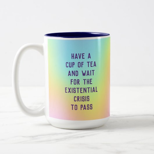 「実存的危機が去るのを待つ」 ツートーンマグカップ (左)