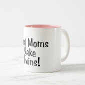 実質のお母さんは双生児を作ります ツートーンマグカップ (正面右)