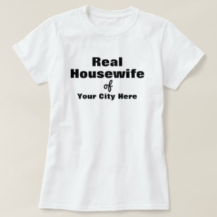 実質の主婦は個人化なります Tシャツ