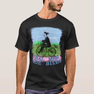 実質の人の乗車はプロダクトを自転車に乗ります Tシャツ