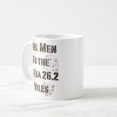 実質の人は余分26.2マイルのマグ行きます コーヒーマグカップ (正面左)