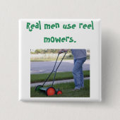 "実質の人巻き枠の芝刈り機"はピン使用します 缶バッジ (正面)