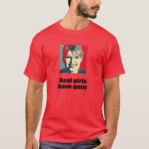実質の女の子は銃を持っています Tシャツ
