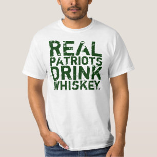 実質の愛国者の飲み物のウィスキーT Tシャツ