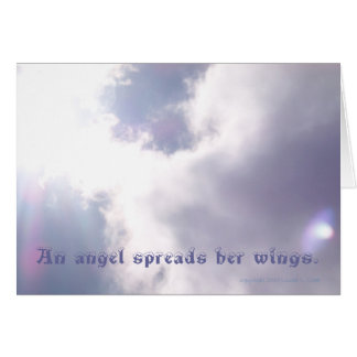 実質の雲は天使彼女の翼を広げます